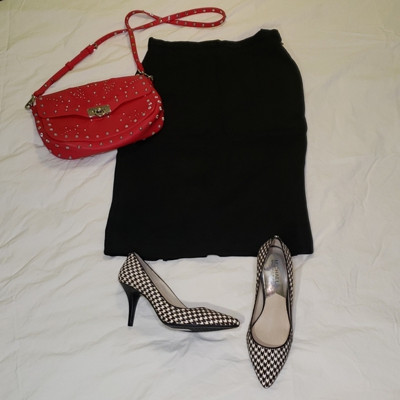 Doncaster Dresses & Skirts - Women's Doncaster skirt Sz. 6 EUC